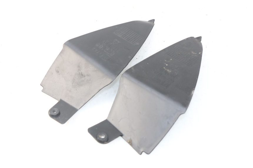 photo de JONCTION CARENAGE ARRIERE INFERIEURE APRILIA SR 2T 50 (2012 - 2017) - Détail de la pièce