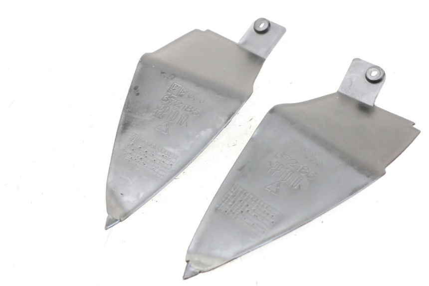 photo de JONCTION CARENAGE ARRIERE INFERIEURE APRILIA SR MOTARD 50 (2012 - 2018) - Détail de la pièce