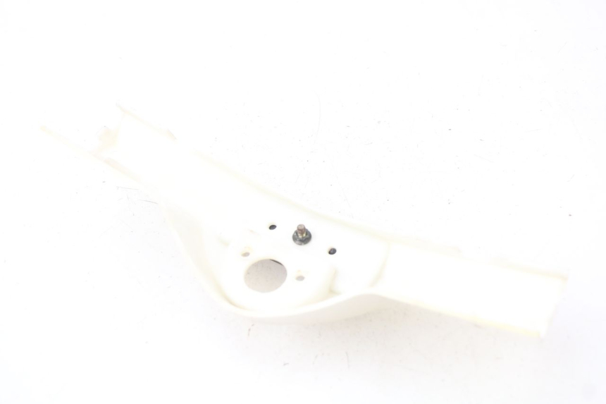 photo de JONCTION CARENAGE ARRIERE INFERIEURE RAZZO STEED 125 (2012 - 2018) - Zoom état d’usage