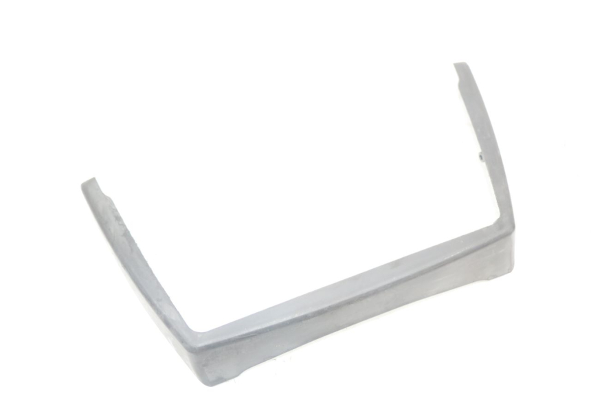 photo de JONCTION CARENAGE ARRIERE INFERIEURE SUZUKI GS F 500 (2004 - 2007) - Autre angle de vue