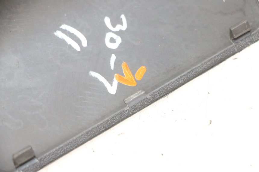 photo de JONCTION CARENAGE ARRIERE INFERIEURE APRILIA SXR 50 (2021 - 2023) - Zoom état d’usage