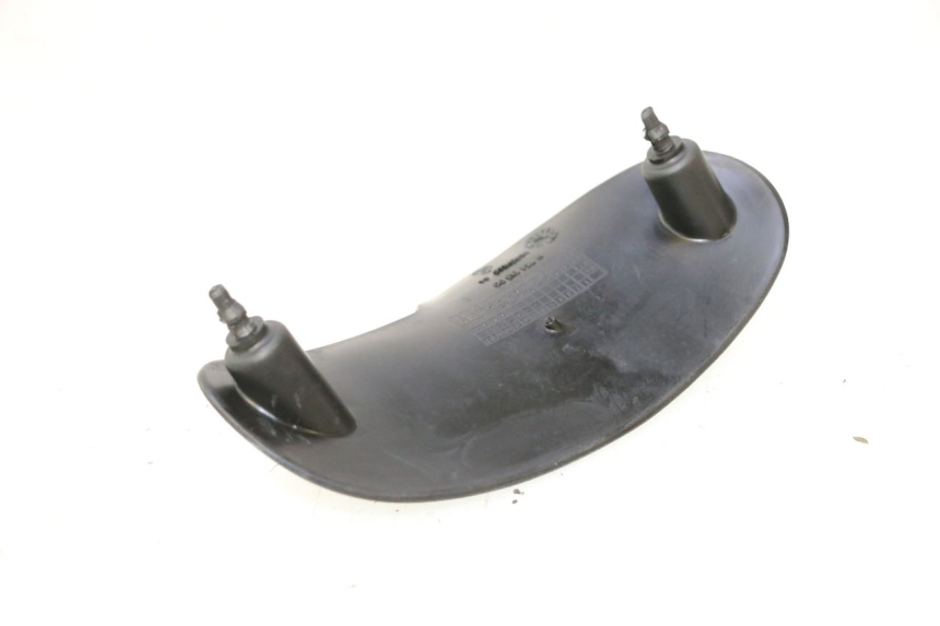 photo de JONCTION CARENAGE ARRIERE INFERIEURE PEUGEOT TREKKER 50 (1995 - 2004) - Détail de la pièce