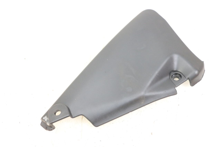 photo de JONCTION CARENAGE ARRIERE INFERIEURE DAELIM VL DAYSTAR 125 (2000 - 2011) - Vue principale