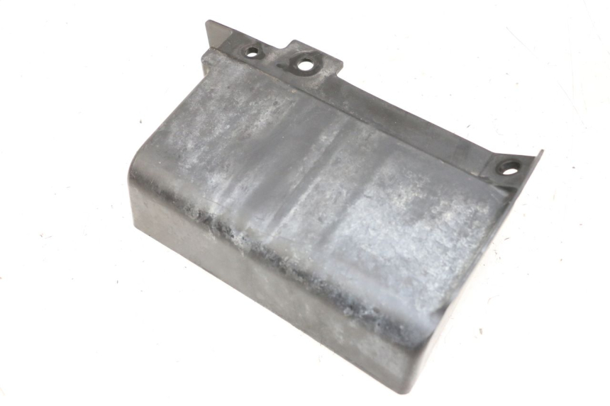 photo de Rear lower fairing junction SUZUKI VL INTRUDER 125 (2004 - 2007) - Zoom état d’usage