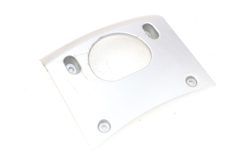 photo de JONCTION CARENAGE ARRIERE INFERIEURE TGB X-MOTION XMOTION 125 (2008 - 2014) - Zoom état d’usage