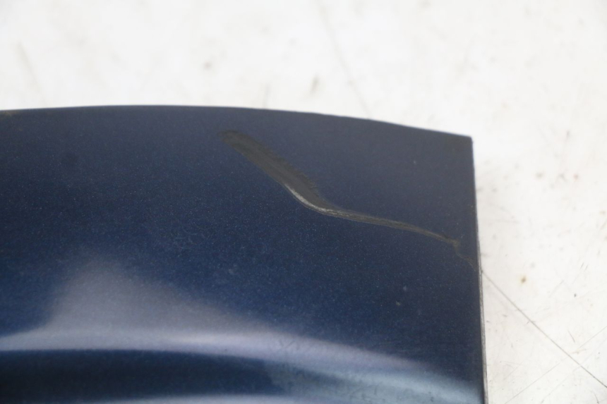 photo de JONCTION CARENAGE ARRIERE INFERIEURE PIAGGIO XEVO - X EVO 125 (2007 - 2017) - Autre angle de vue