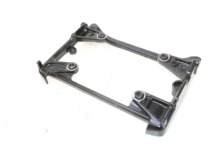 photo de JONCTION CARENAGE ARRIERE INFERIEURE HONDA XRV AFRICA TWIN 750 (1990 - 1992) - Zoom état d’usage