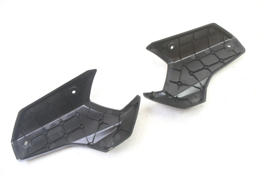 photo de JONCTION CARENAGE ARRIERE PEUGEOT KISBEE 4T 50 (2018 - 2022) - Gros plan technique