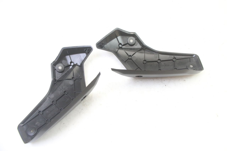 photo de JONCTION CARENAGE ARRIERE PEUGEOT KISBEE 4T 50 (2018 - 2022) - Vue d’ensemble