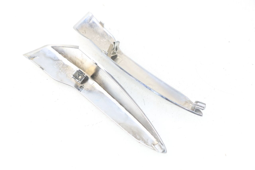 photo de JONCTION CARENAGE ARRIERE PIAGGIO LIBERTY IGET 4T 50 (2015 - 2020) - Détail de la pièce