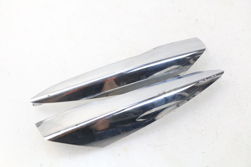 photo de JONCTION CARENAGE ARRIERE PIAGGIO LIBERTY IGET 4T 50 (2015 - 2020) - Zoom état d’usage