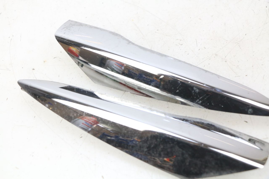 photo de JONCTION CARENAGE ARRIERE PIAGGIO LIBERTY IGET 4T 50 (2015 - 2020) - Détail de la pièce