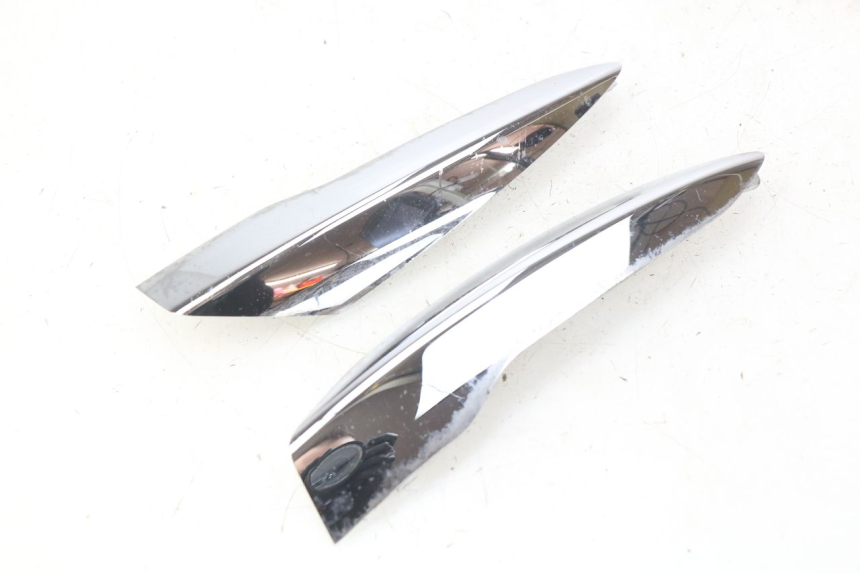 photo de JONCTION CARENAGE ARRIERE PIAGGIO LIBERTY IGET 4T 50 (2015 - 2020) - Vue d’ensemble