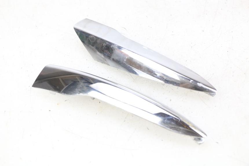 photo de JONCTION CARENAGE ARRIERE PIAGGIO LIBERTY IGET 4T 50 (2015 - 2020) - Autre angle de vue