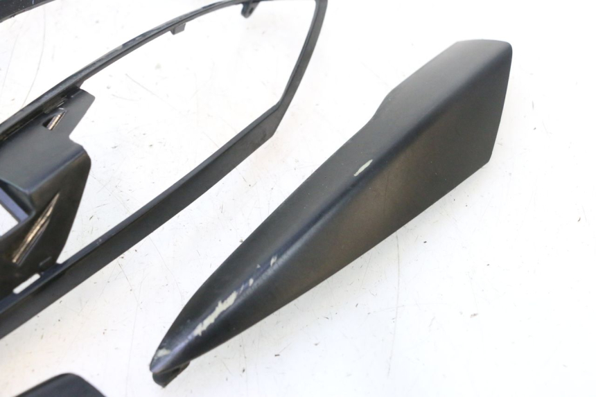 photo de JONCTION CARENAGE ARRIERE PIAGGIO LIBERTY IGET 4T 50 (2021 - 2025) - Zoom état d’usage