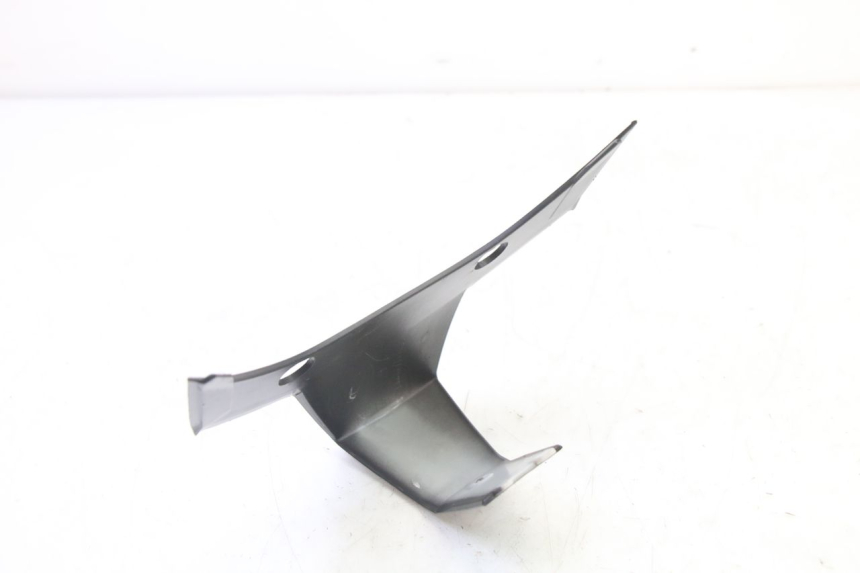 photo de JONCTION CARENAGE ARRIERE PIAGGIO MP3 HPE 310 (2024 - 2025) - Gros plan technique