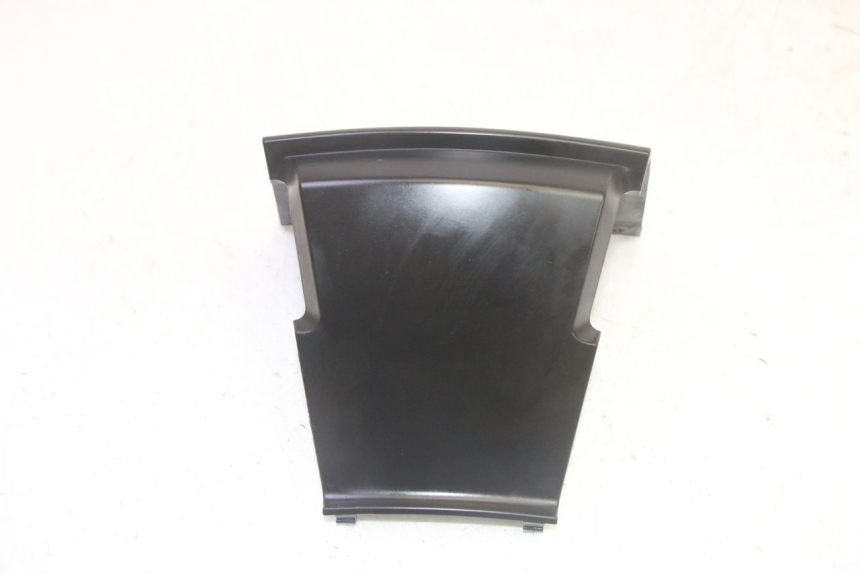 photo de JONCTION CARENAGE ARRIERE PIAGGIO MP3 HPE 350 (2018 - 2020) - Zoom état d’usage