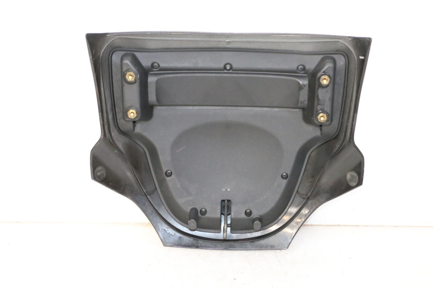 photo de JONCTION CARENAGE ARRIERE PIAGGIO MP3 LT 300 (2010 - 2016) - Gros plan technique