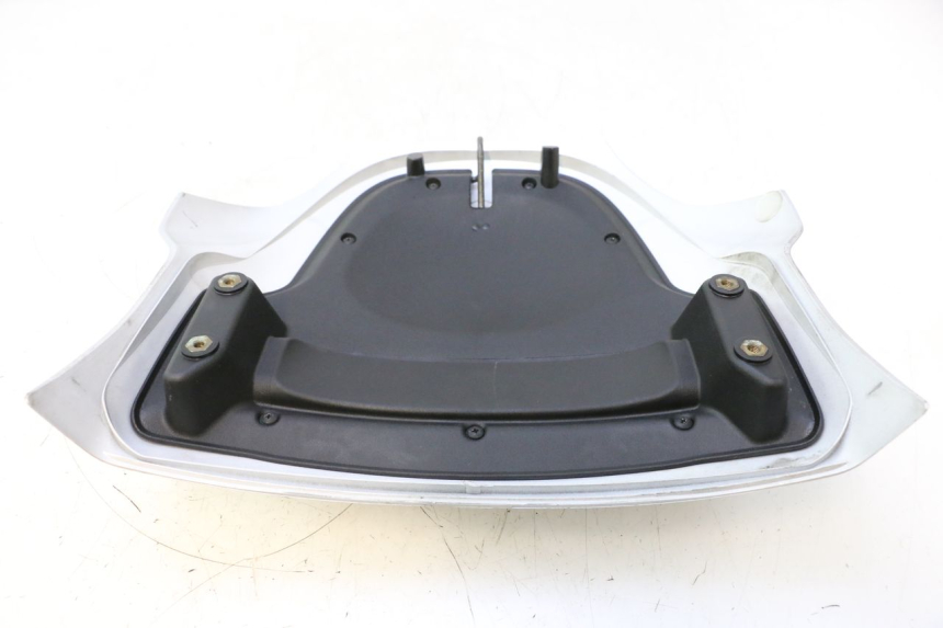 photo de JONCTION CARENAGE ARRIERE PIAGGIO MP3 LT 300 (2010 - 2016) - Zoom état d’usage