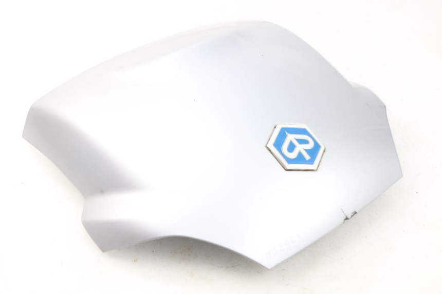 photo de JONCTION CARENAGE ARRIERE PIAGGIO MP3 125 (2006 - 2014) - Points de fixation