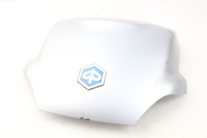 photo de JONCTION CARENAGE ARRIERE PIAGGIO MP3 125 (2006 - 2014) - Marquages et références