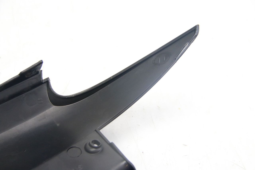 photo de JONCTION CARENAGE ARRIERE PIAGGIO MP3 125 (2006 - 2014) - Vue d’ensemble