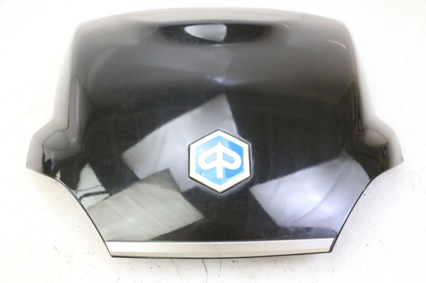 photo de JONCTION CARENAGE ARRIERE PIAGGIO MP3 RL 250 (2006 - 2010) - Points de fixation