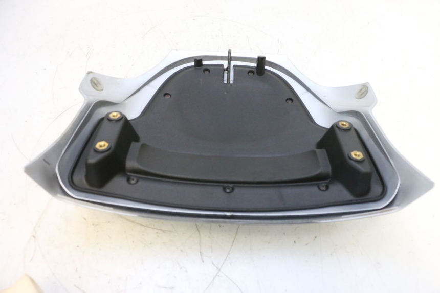 photo de JONCTION CARENAGE ARRIERE PIAGGIO MP3 125 (2006 - 2014) - Vue d’ensemble