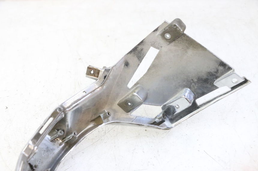 photo de JONCTION CARENAGE ARRIERE KYMCO LIKE 4T 50 (2019 - 2025) - Gros plan technique