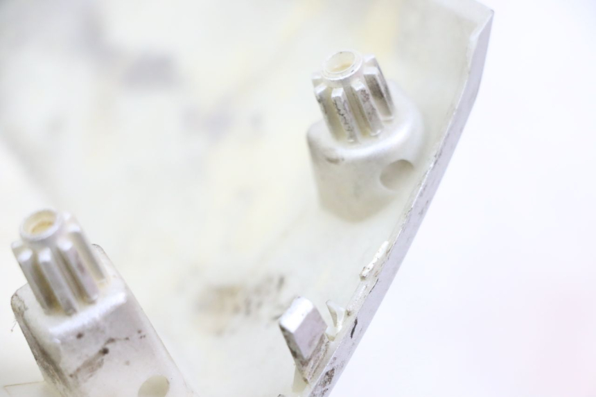 photo de JONCTION CARENAGE ARRIERE PEUGEOT CITYSTAR 125 (2011 - 2017) - Gros plan technique