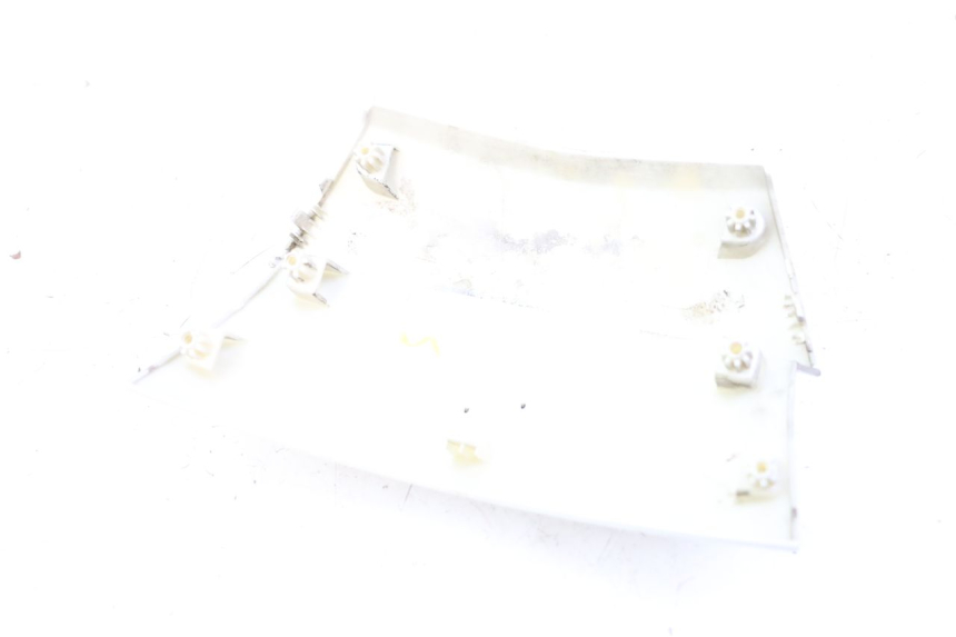 photo de JONCTION CARENAGE ARRIERE PEUGEOT CITYSTAR 125 (2011 - 2017) - Points de fixation