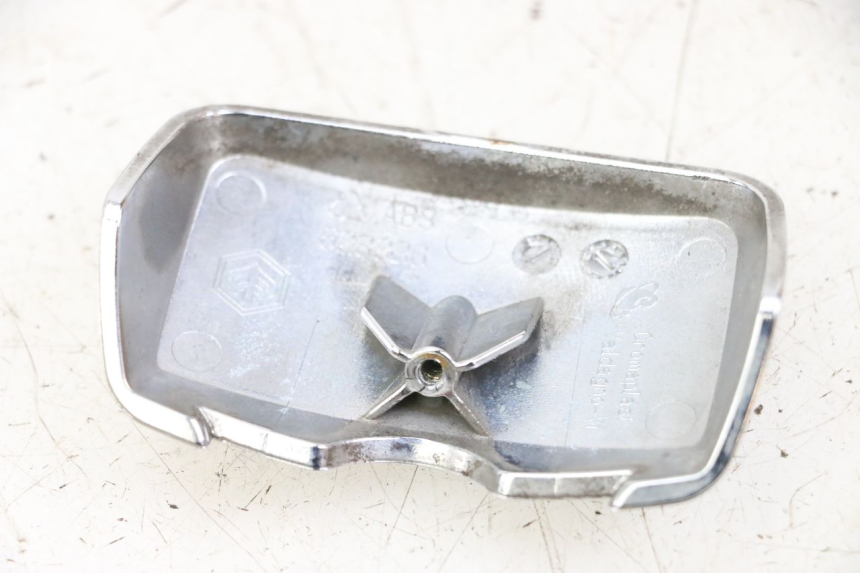 photo de JONCTION CARENAGE ARRIERE PIAGGIO VESPA LX 2T 50 (2005 - 2013) - Zoom état d’usage