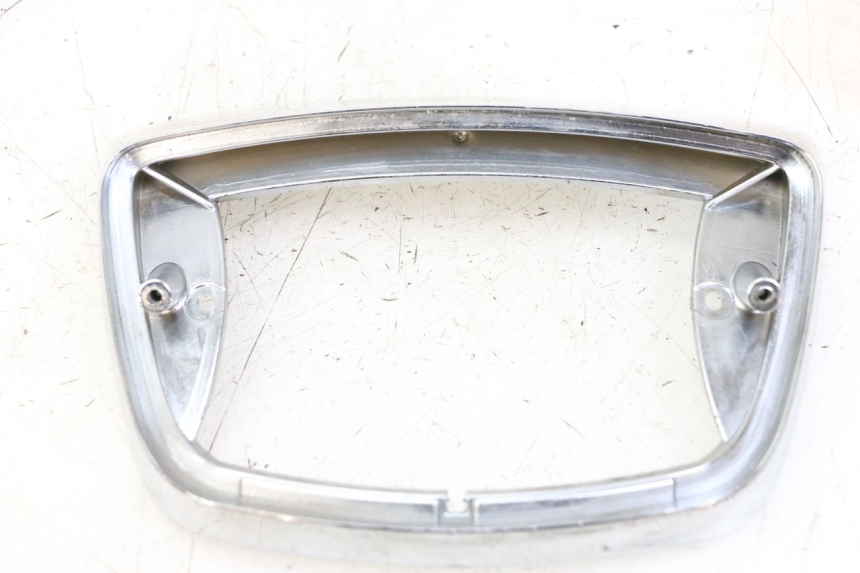 photo de JONCTION CARENAGE ARRIERE PIAGGIO VESPA LX IE 125 (2010 - 2012) - Détail de la pièce