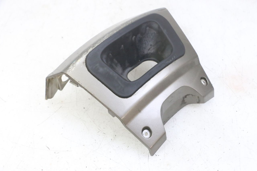 photo de JONCTION CARENAGE ARRIERE PEUGEOT SATELIS 125 (2013 - 2018) - État de surface