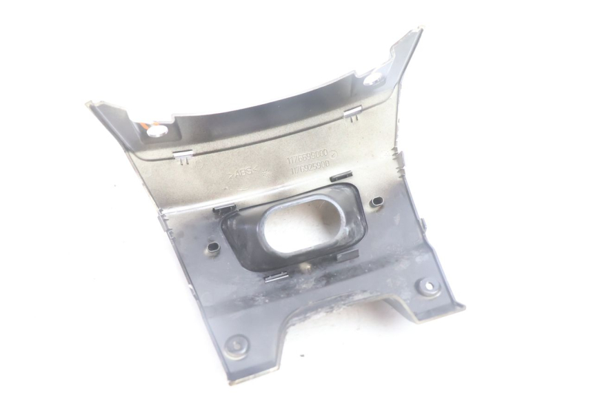 photo de JONCTION CARENAGE ARRIERE PEUGEOT SATELIS 125 (2006 - 2009) - Points de fixation