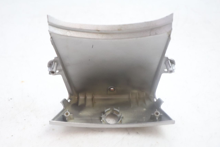 photo de JONCTION CARENAGE ARRIERE HONDA SCV LEAD 100 (2003 - 2007) - Gros plan technique