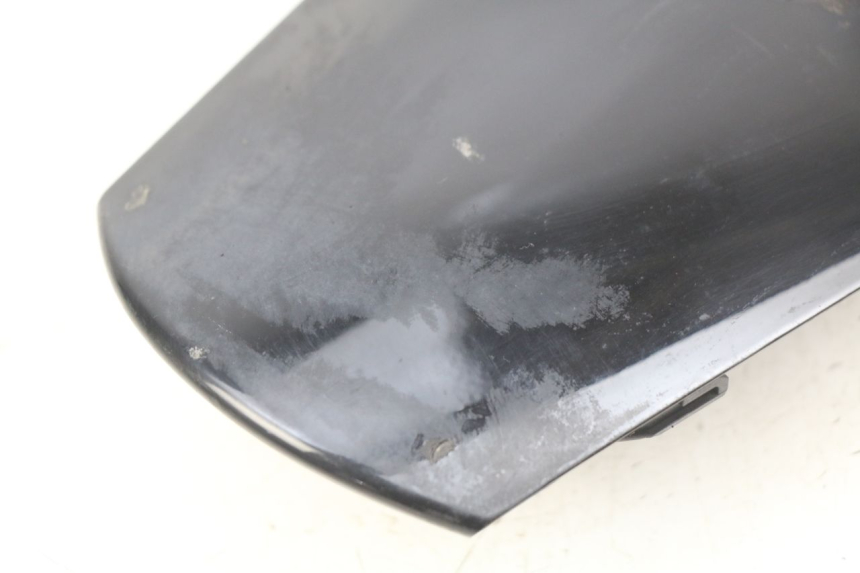 photo de JONCTION CARENAGE ARRIERE SUZUKI SIXTEEN 125 (2008 - 2010) - Autre angle de vue