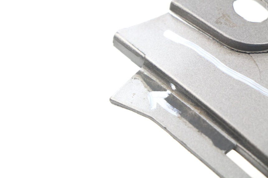 photo de JONCTION CARENAGE ARRIERE MBK SKYLINER 125 (2004 - 2007) - Détail de la pièce