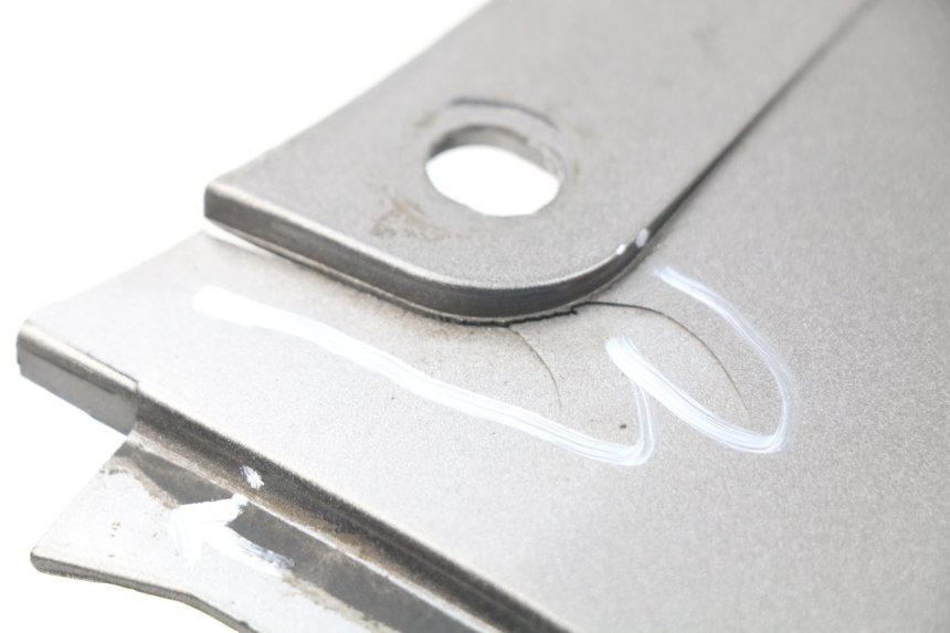 photo de JONCTION CARENAGE ARRIERE MBK SKYLINER 125 (2004 - 2007) - Zoom état d’usage