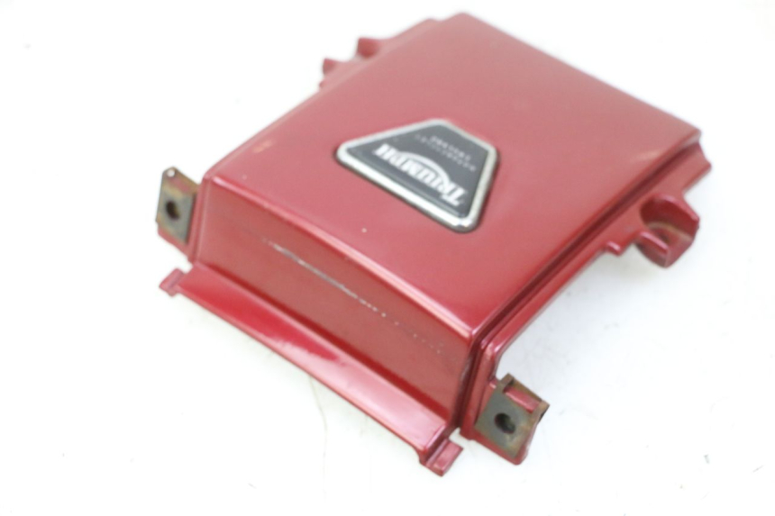 photo de JONCTION CARENAGE ARRIERE TRIUMPH SPRINT 900 (1995 - 1998) - Autre angle de vue