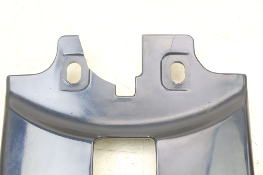 photo de JONCTION CARENAGE ARRIERE SUPERIEUR QUADRO 3D S 350 (2013 - 2018) - Gros plan technique