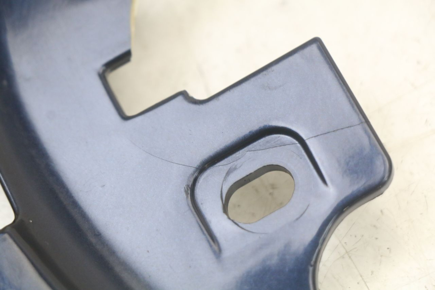 photo de JONCTION CARENAGE ARRIERE SUPERIEUR QUADRO 3D S 350 (2013 - 2018) - Points de fixation