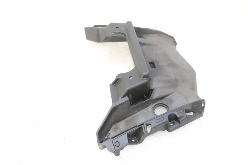 photo de JONCTION CARENAGE ARRIERE SUPERIEUR QUADRO 4 4D 350 (2015 - 2018) - Autre angle de vue