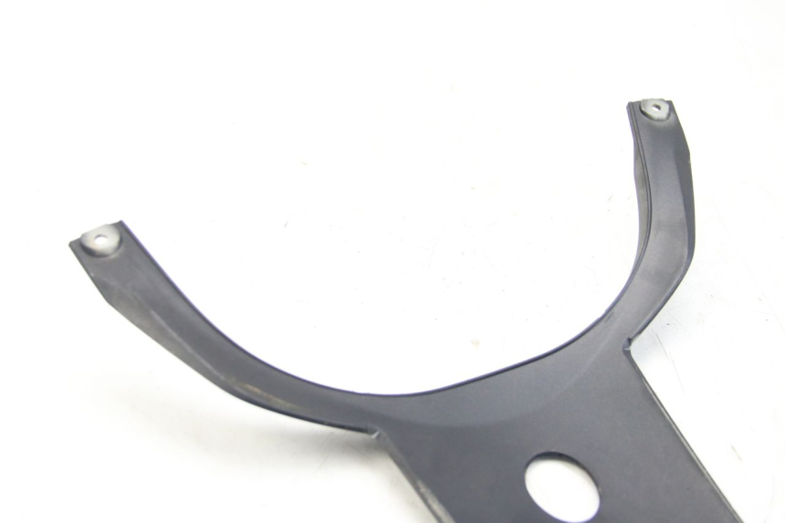 photo de JONCTION CARENAGE ARRIERE SUPERIEUR PIAGGIO BEVERLY 125 (2010 - 2015) - Zoom état d’usage