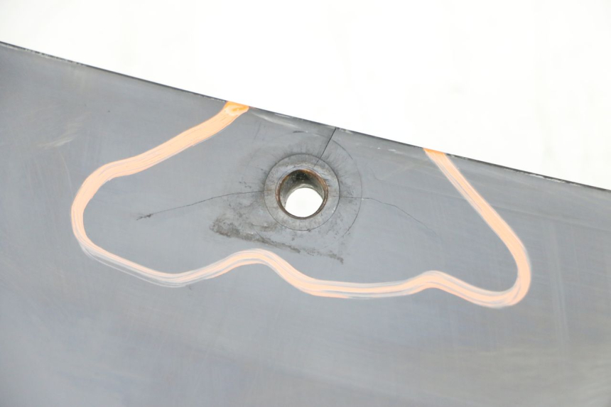 photo de JONCTION CARENAGE ARRIERE SUPERIEUR BMW C1 125 (2000 - 2003) - Zoom état d’usage