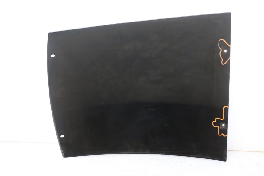 photo de JONCTION CARENAGE ARRIERE SUPERIEUR BMW C1 125 (2000 - 2003) - Gros plan technique