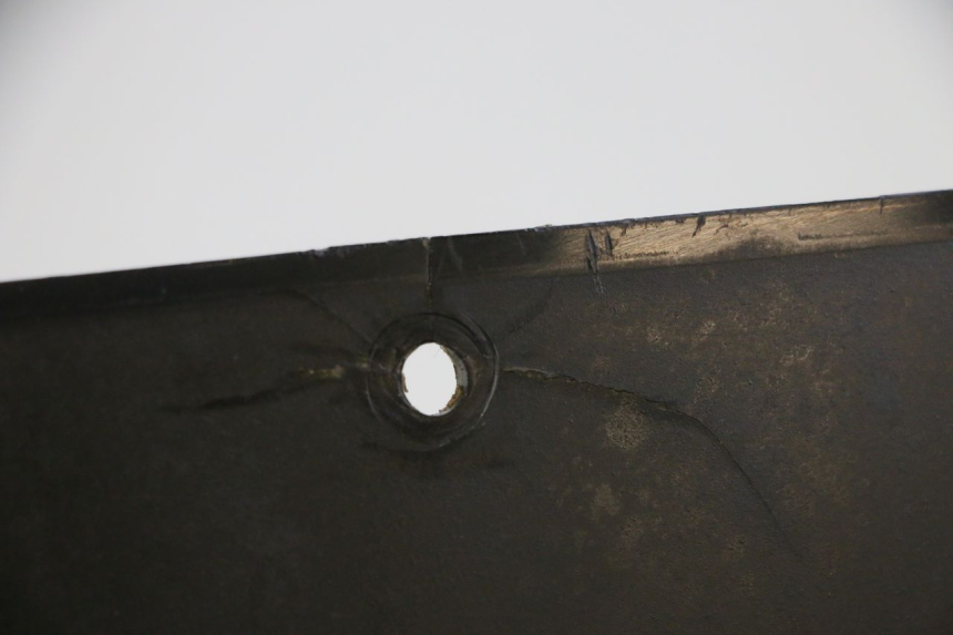 photo de JONCTION CARENAGE ARRIERE SUPERIEUR BMW C1 125 (2000 - 2003) - Zoom état d’usage