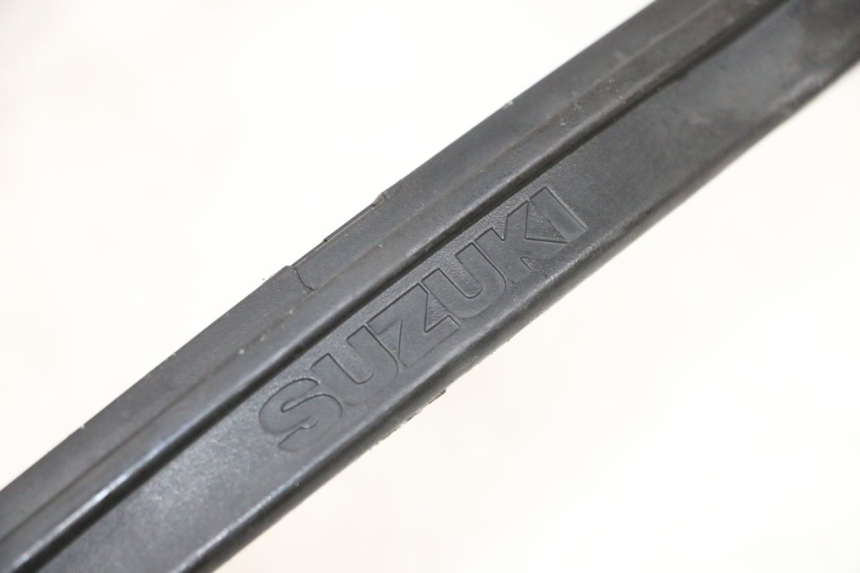 photo de JONCTION CARENAGE ARRIERE SUPERIEUR SUZUKI BURGMAN 650 (2013 - 2020) - Autre angle de vue