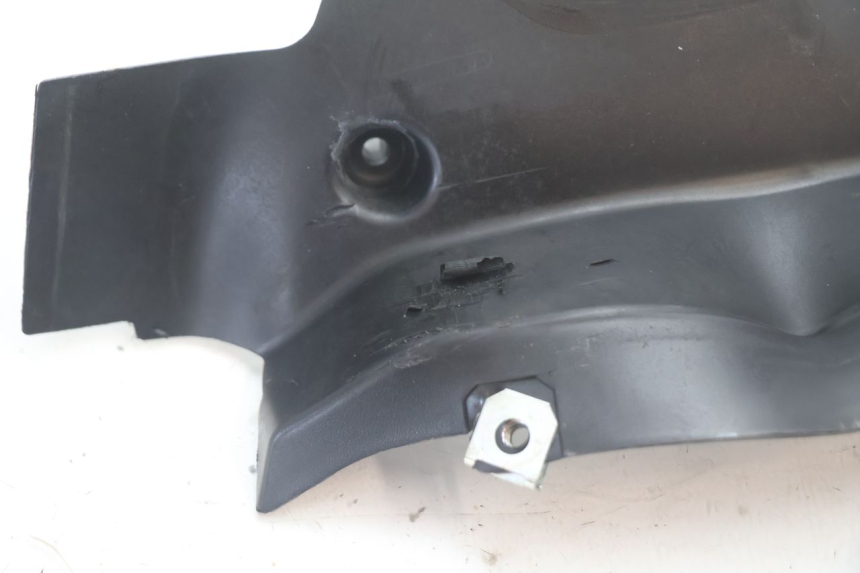 photo de JONCTION CARENAGE ARRIERE SUPERIEUR BMW C SPORT 650 (2015 - 2021) - Détail de la pièce