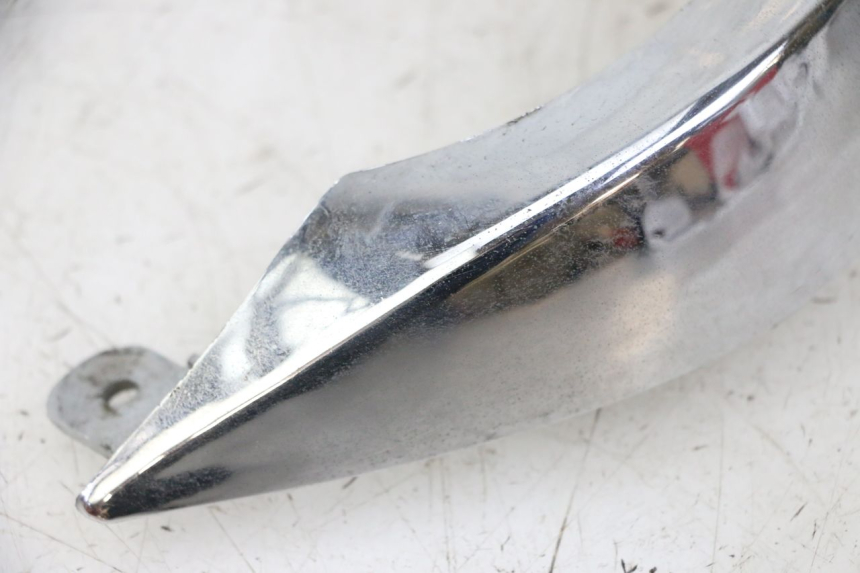 photo de JONCTION CARENAGE ARRIERE SUPERIEUR DAELIM BESBI 125 (2007 - 2008) - Autre angle de vue